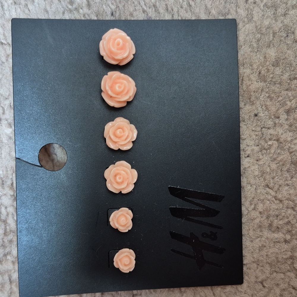 H&M Light Coral Rose Stud Earrings Set! 3 Pairs, New With Tags